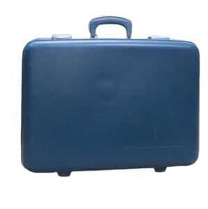 Vintage jet stream luggage blue suitcase